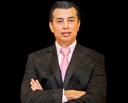 Dr. Julio César Salas Alanís, dermatólogo en línea en México