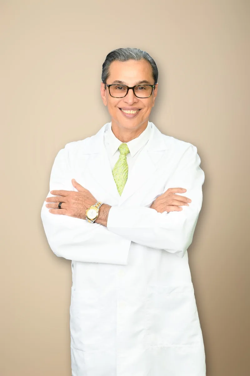 Dr. Julio César Salas Alanís